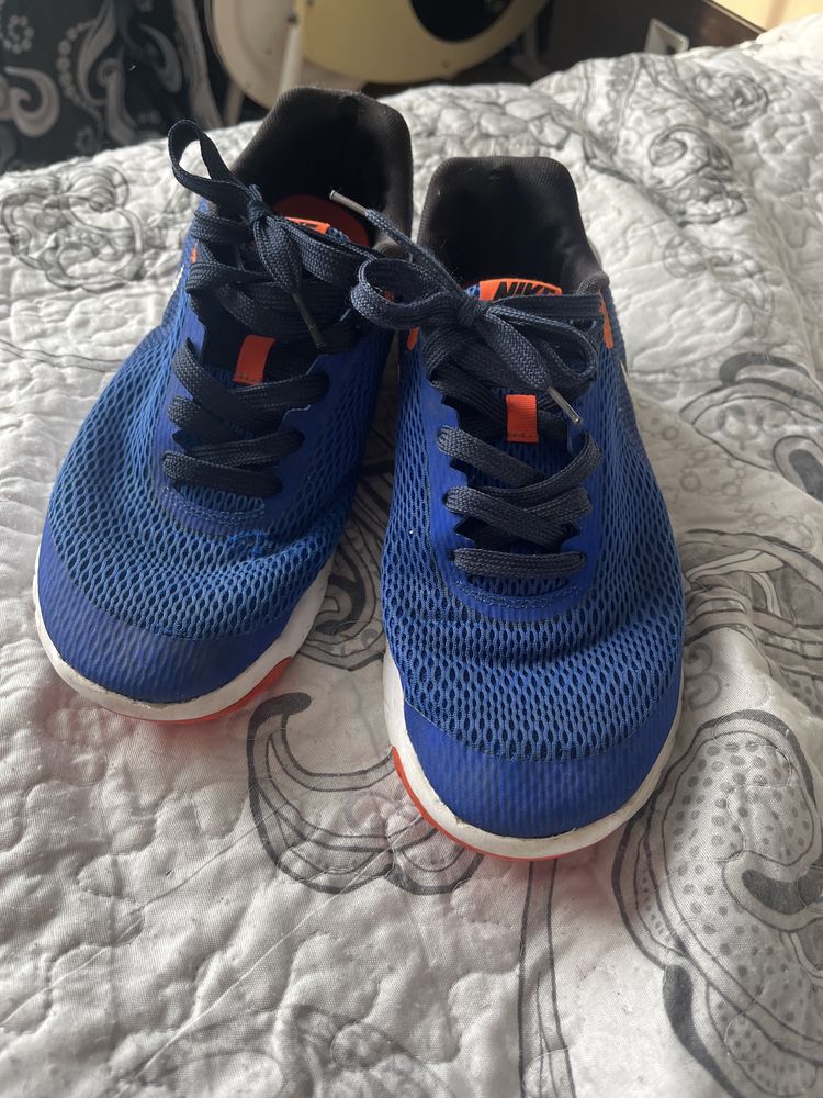 Adidasi nike flex experience run 5