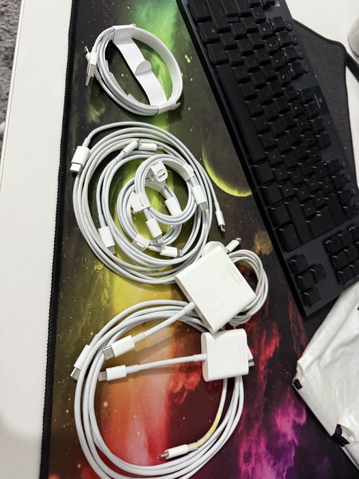 Accesorii originale Apple ,cablu tip C macbook,hub tip C -hdmi