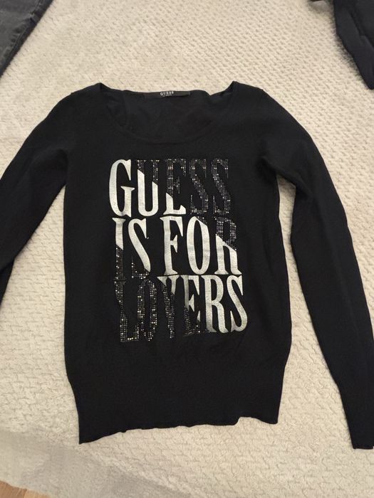 Красив дамски пуловер Guess,отлично състояние