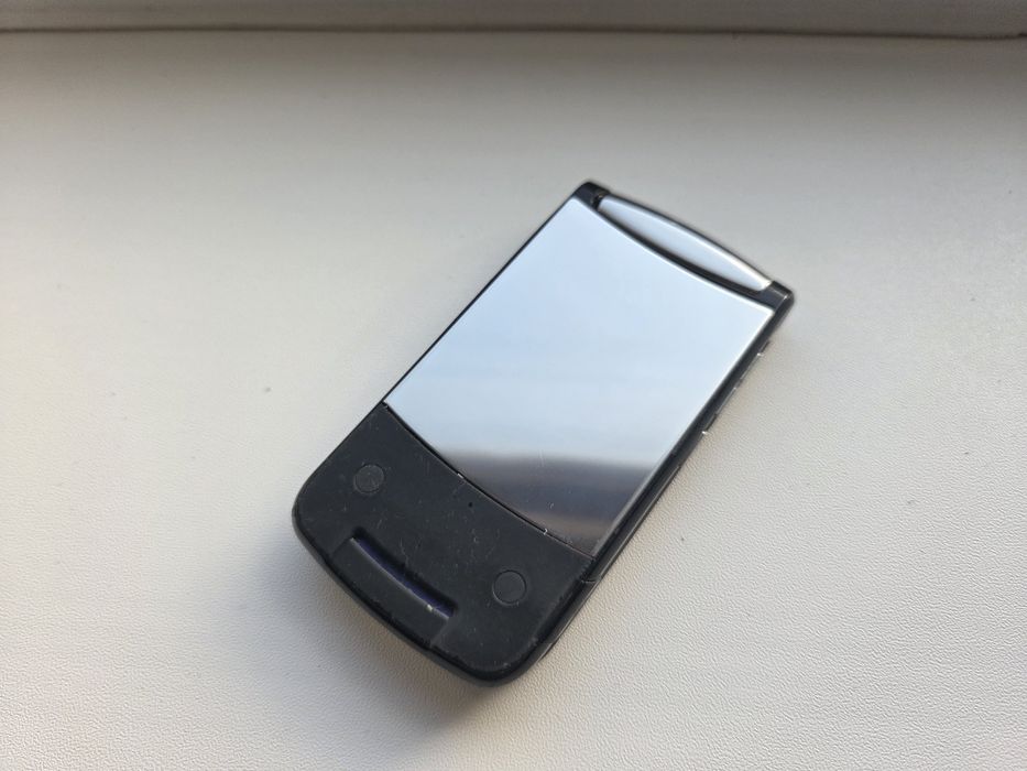 Motorola RAZR2 V9
