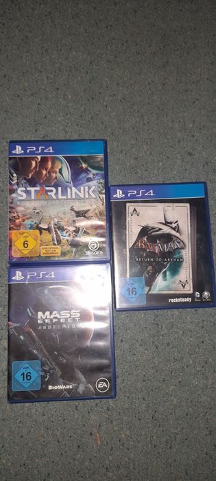 Vand CD-uri cu jocuri PS4