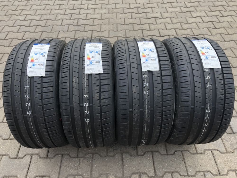 Set anvelope noi vara BMW Seria 3 245/40/17 cu 225/45/17 FALKEN