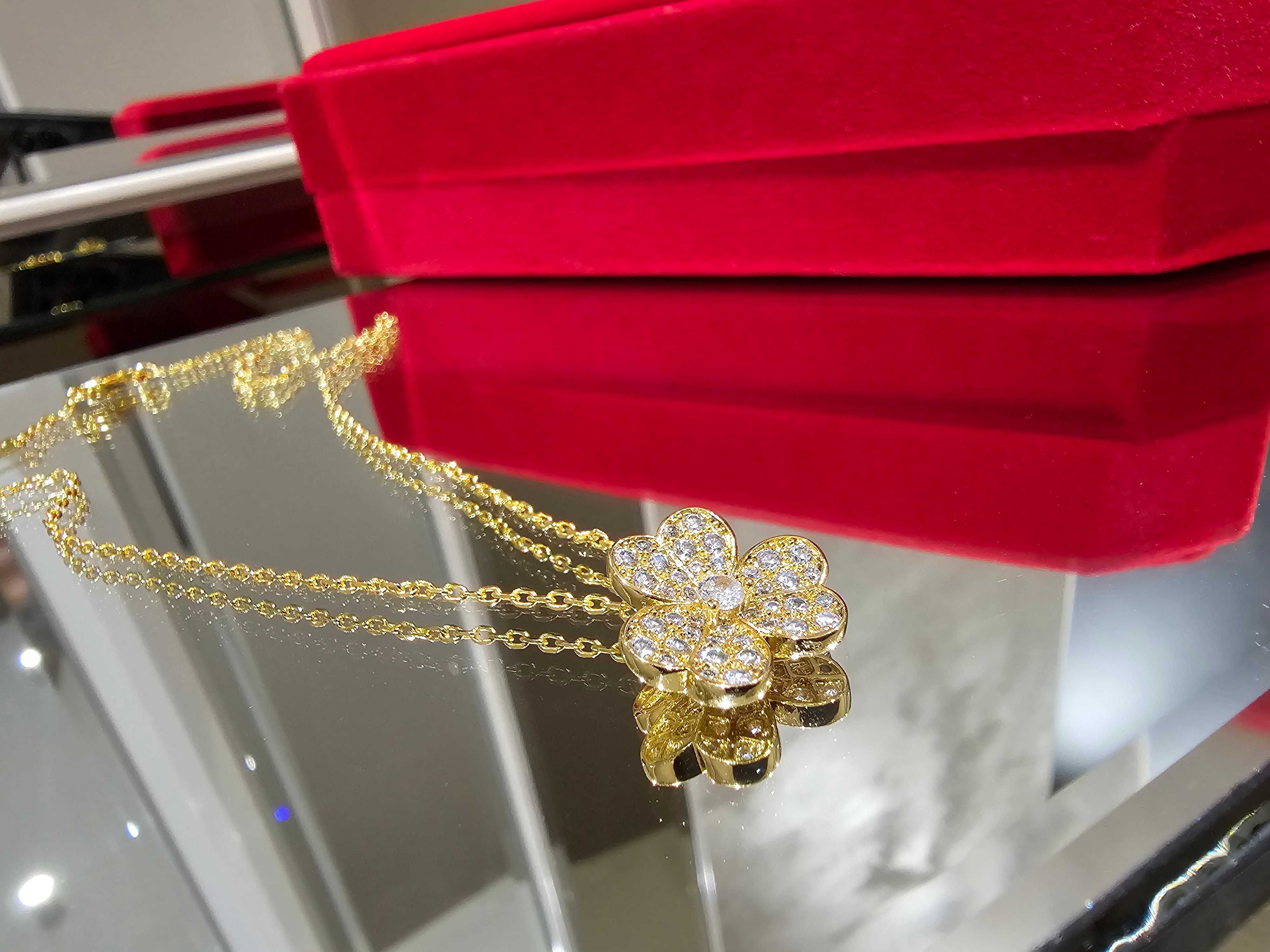 Van Cleef & Arpels VCA Gold Frivole Small Diamond Clover Дамско Колие