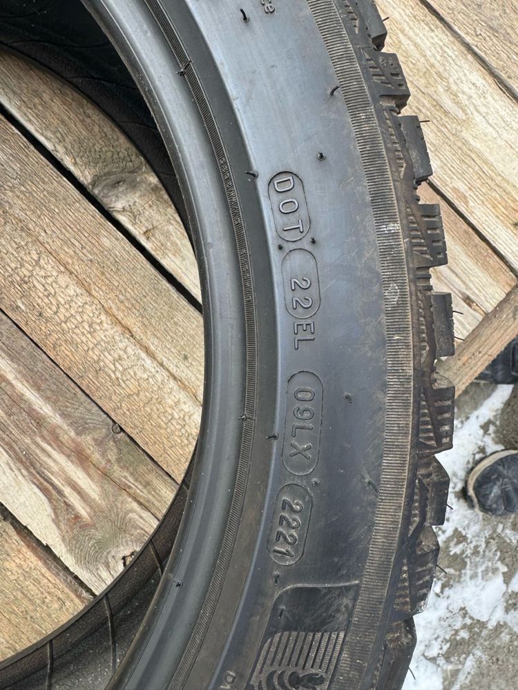 Продам зимний шипи Michelin