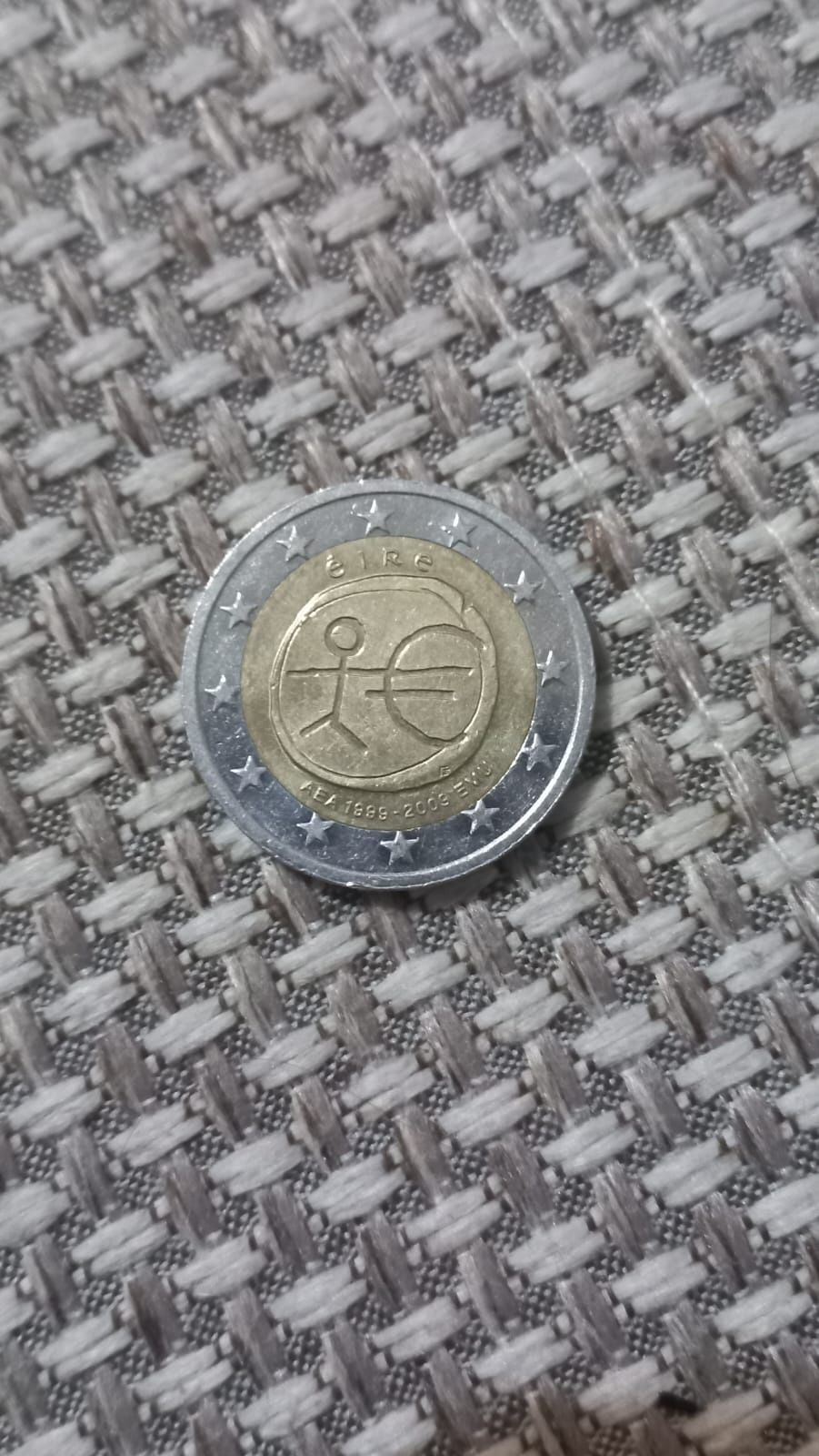 Продам юбилейную 2 Евро в хорошем состоянии 2009 год Австрия недорого
