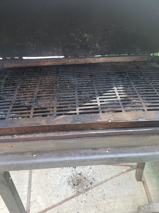 Sobe si afumatoare de curte