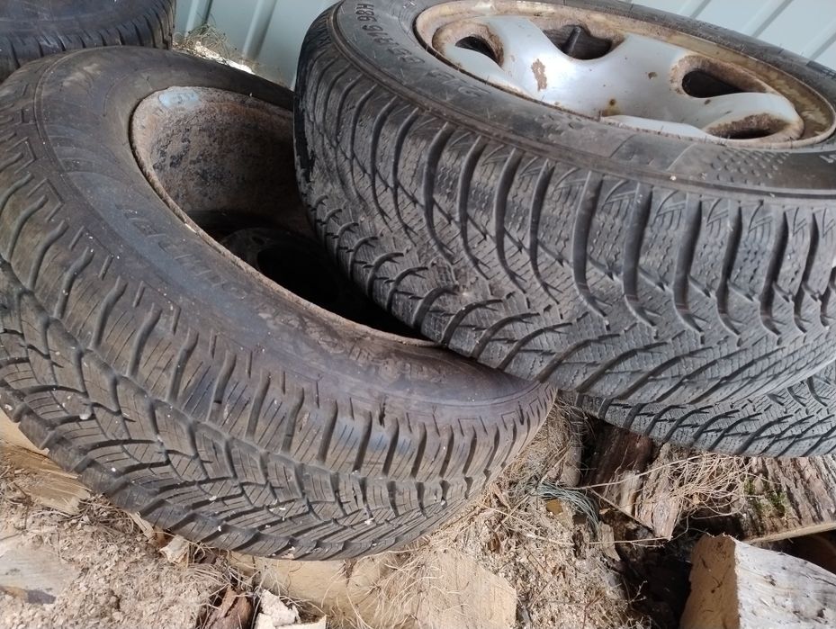 Roti cauciucuri 215 65 16 de iarna