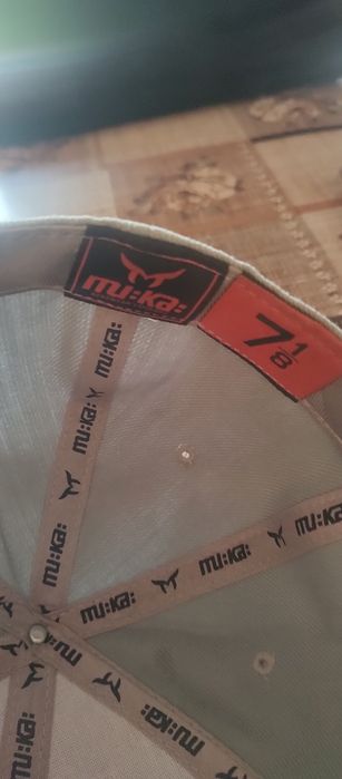 De vânzare șapcă originala