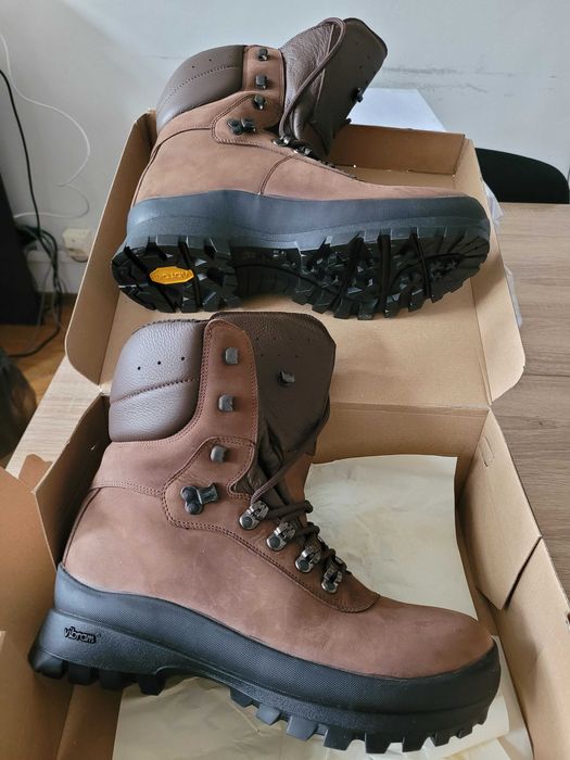 Bocanci impermeabili bărbați