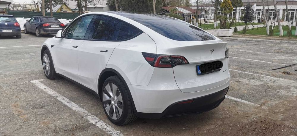 Tesla model Y Dual Motor Long Range