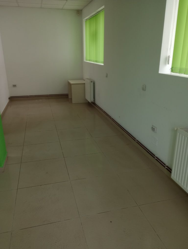 Închiriez spațiu comercial
