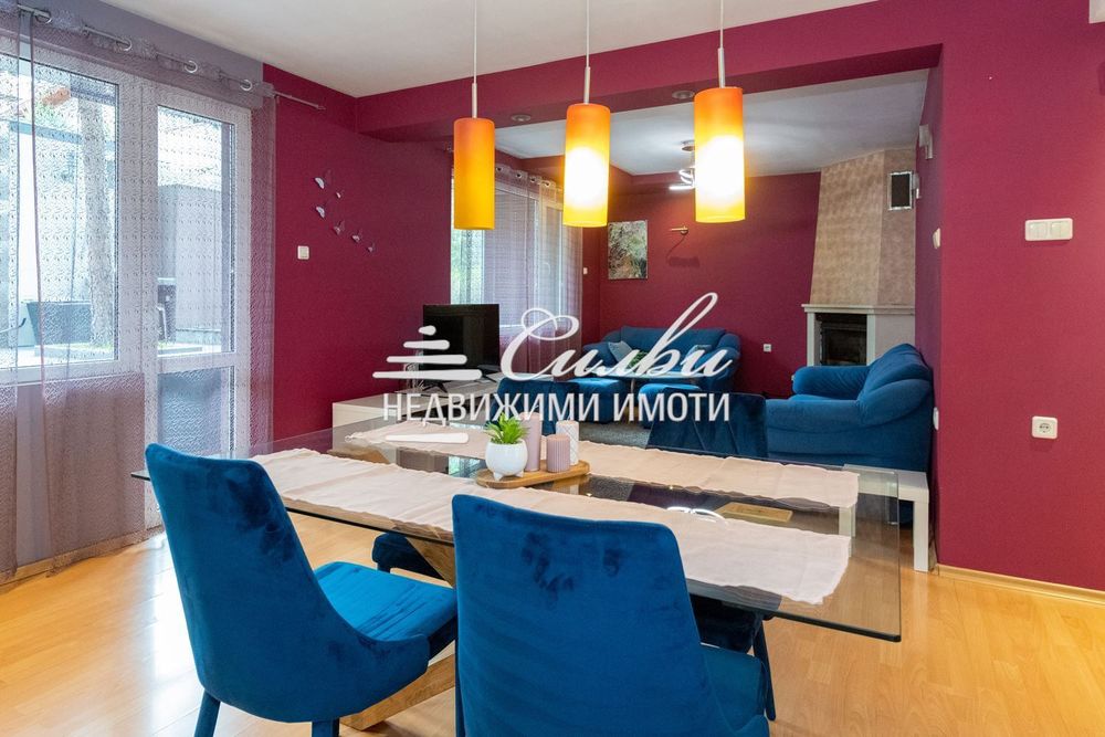 Етаж от ТУХЛЕНА къща - кв.Болницата