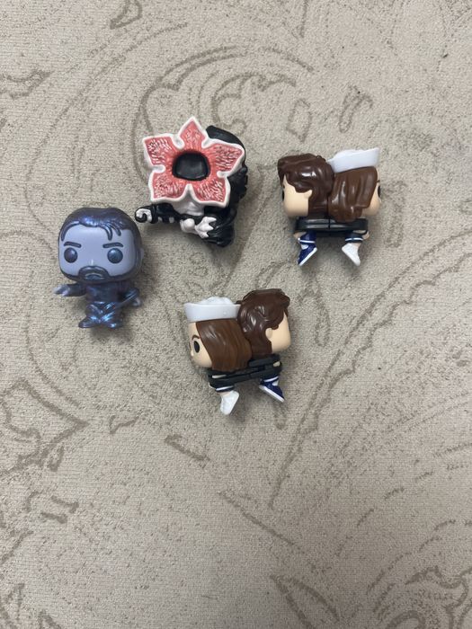 Фигурки очень странные дела