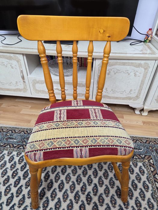 Продам стулья деревянные 3шт.