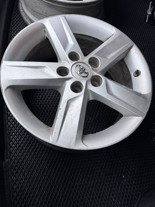 Диск от камри 50 SE R17 оригинал