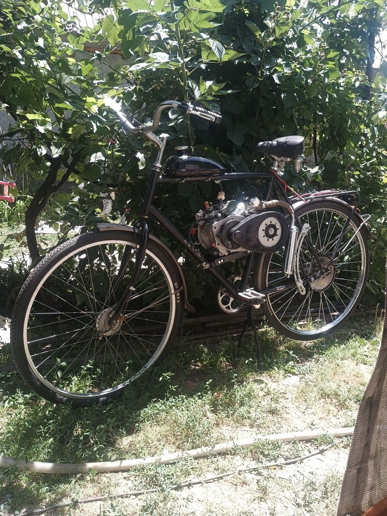 Bicicleta cu motor nou in  4 timpi  viteza 75 _80 max