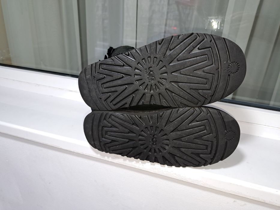Vând cisme UGG originale nr 36