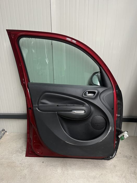 Ușa/Uși Citroen C3 Picasso 2009 cu perdeluța