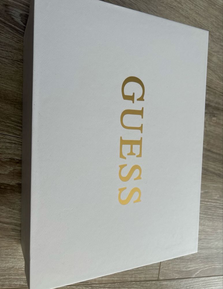 Оригинални Обувки Guess 37