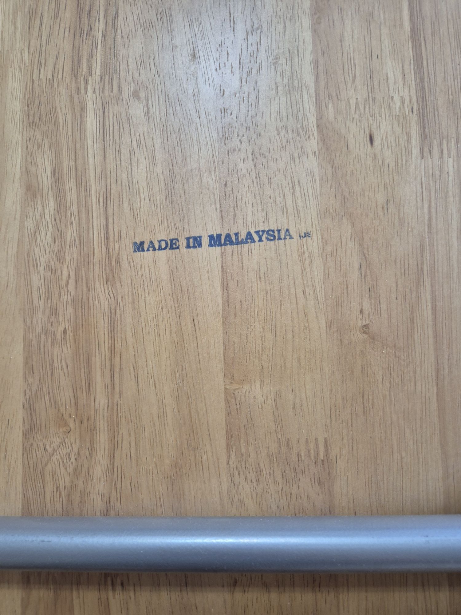 Стол малазикии з метра