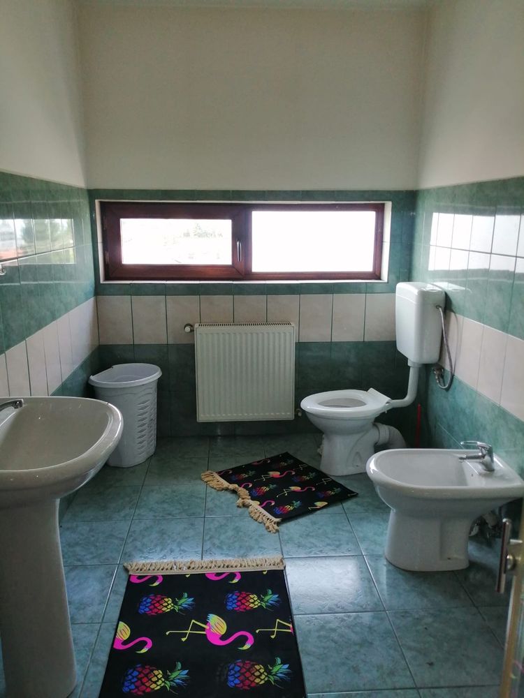 De inchiriat apart 3camere Campina 1800lei