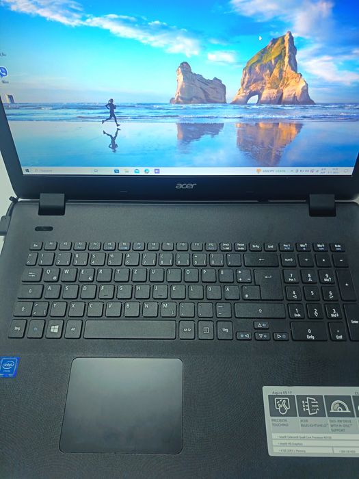 Лаптоп Acer ES17