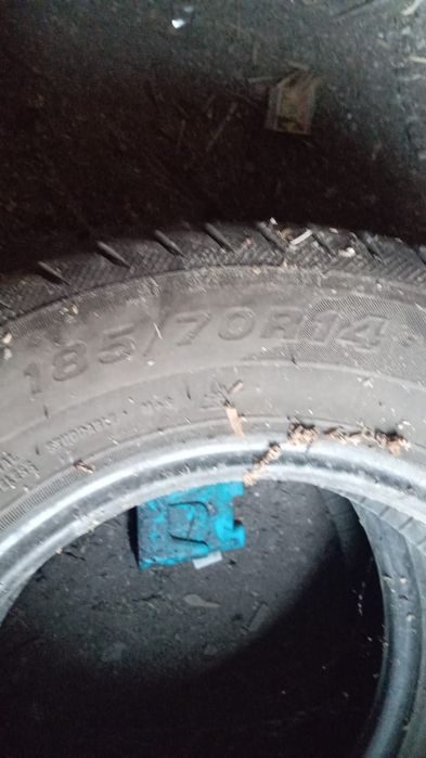 Продам 2 шины зимние месяц