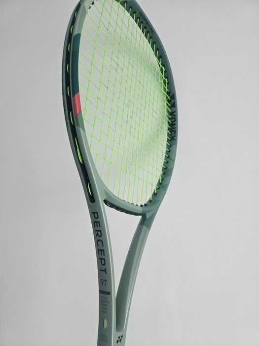 Yonex Percept 97 305 grame Stare excelenta Maner 2