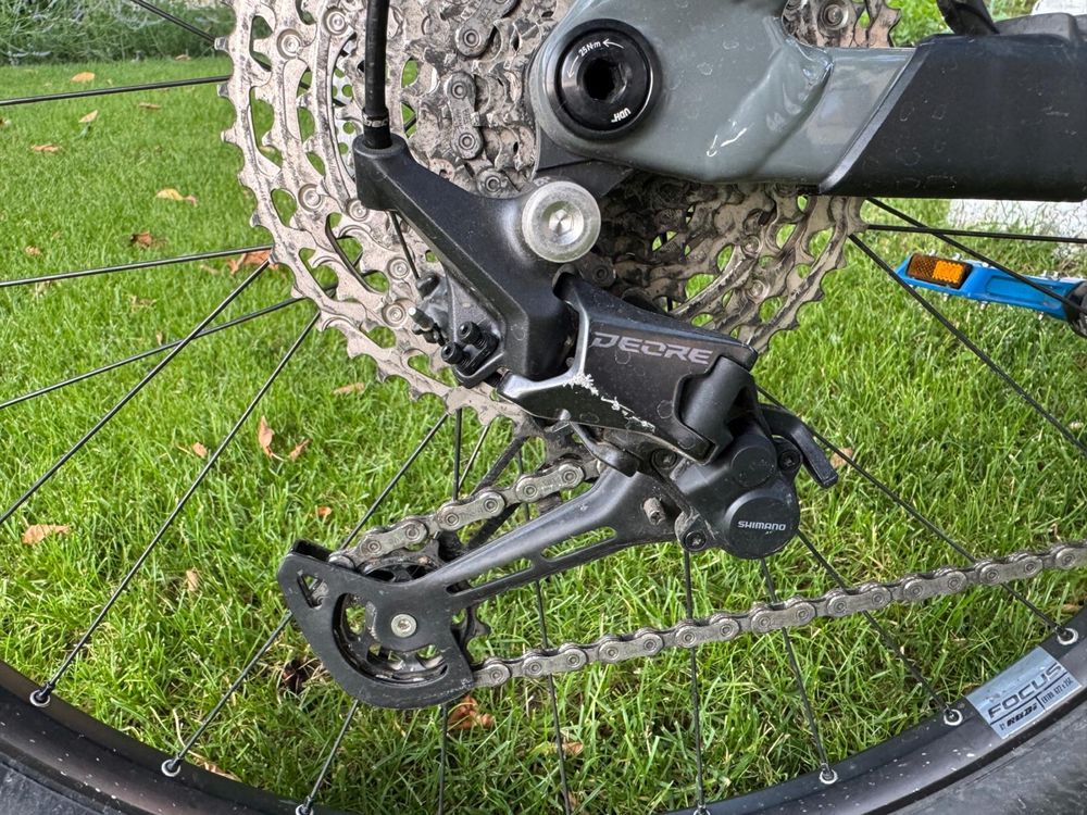 Bicicleta Full Suspension Focus Thron 6.8 2024