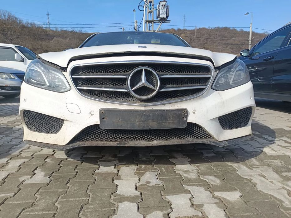 Bara fata cu loc pentru senzori AMG Mercedes E-Class W212 berlina facelift
