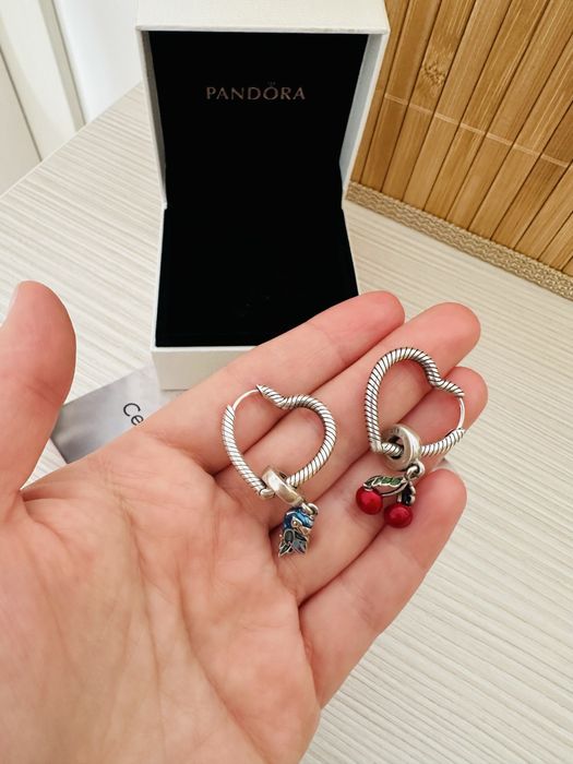 Cercei Pandora cu charm