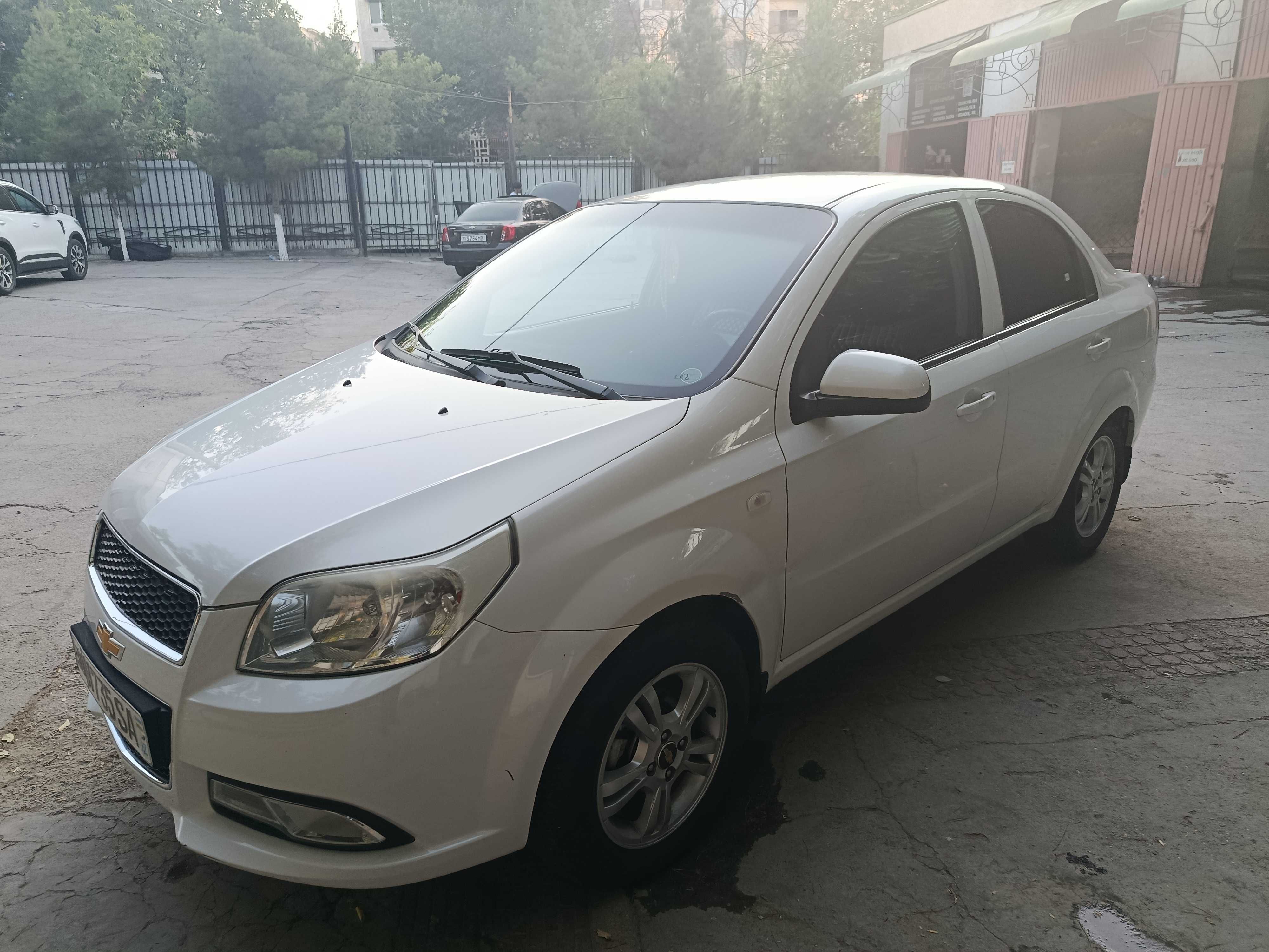 Авто машина Нексия 3