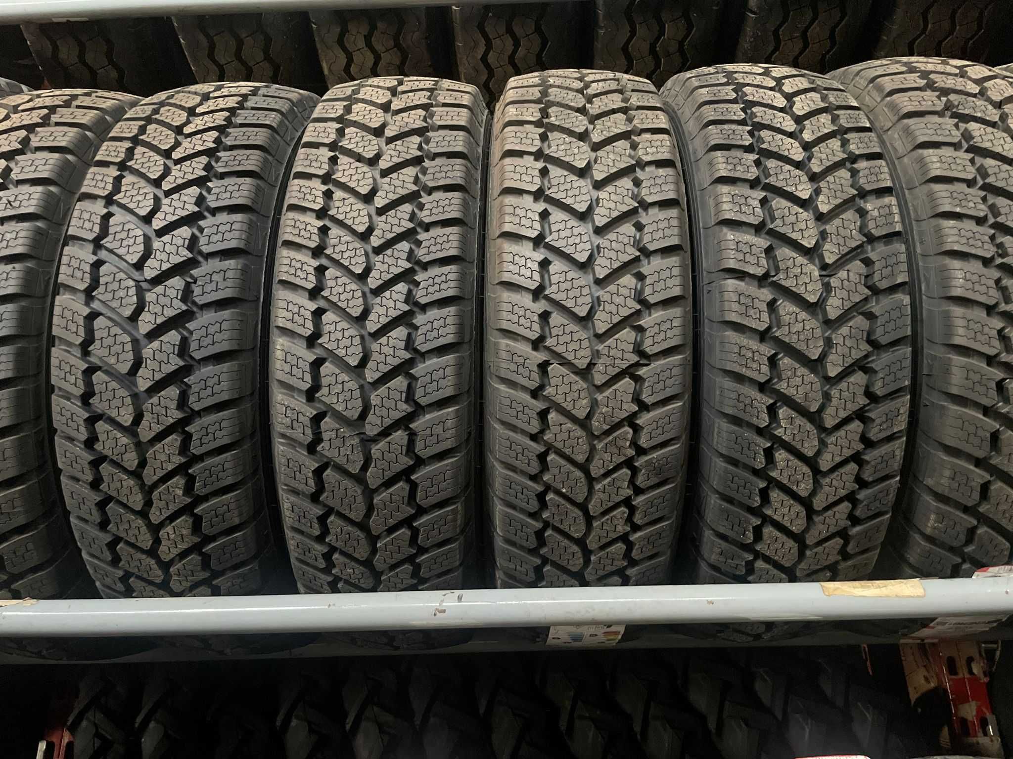 Cauciucuri noi PT935 195/75r16C anvelope cu TVA