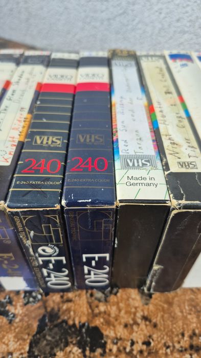 Vând 20 casete video VHS marci originale de 240 minute. Colectie filme