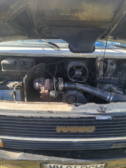 Camioneta Iveco, motor 2,5 turbo