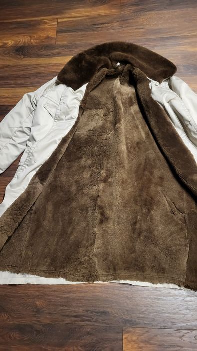 Дълга работна шуба с подплата от овча вълна.
