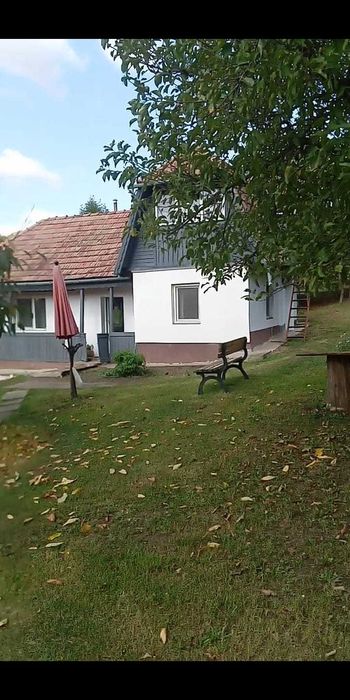 Proprietate deosebita in Razoare