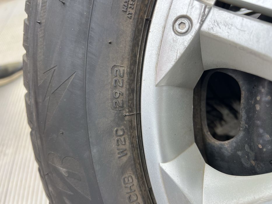 Vand 4 anvelope BRIDGESTONE