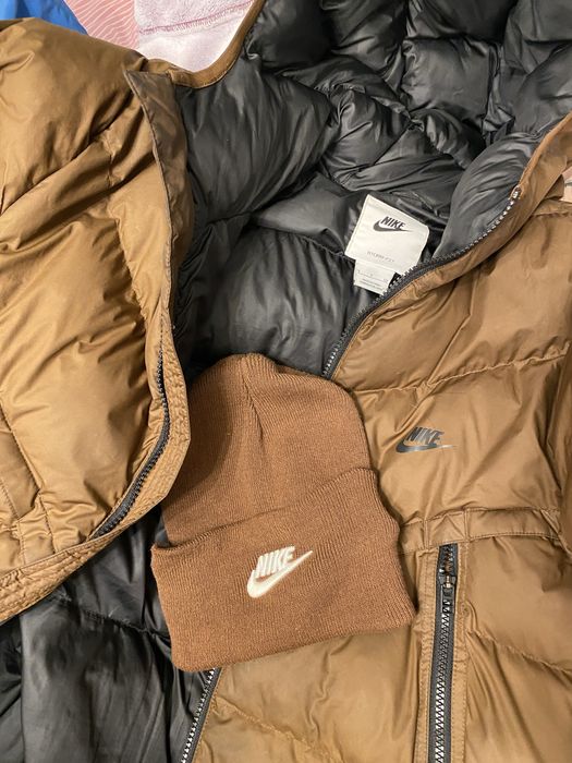 Дълго кафяво яке  Nike