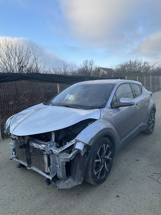 Toyota CH-R 2022 2.0 benzina + Hybrid 80.000 KM AVARIAT / AVARIATE