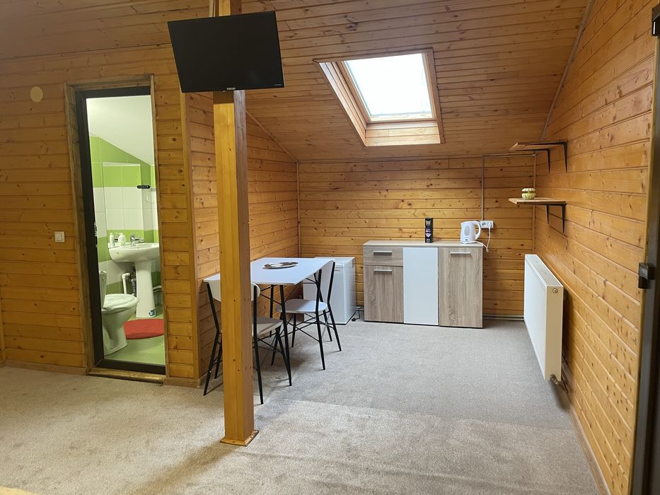 Camera de inchiriat. Craiova, pentru doua persoane sau cuplu cu copil.