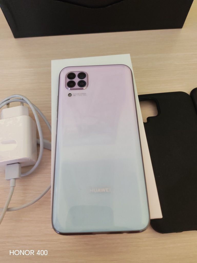 Телефон Huawei p40 lite