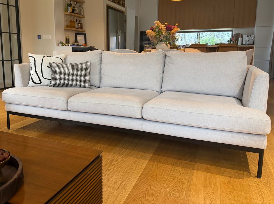 Четириместен диван