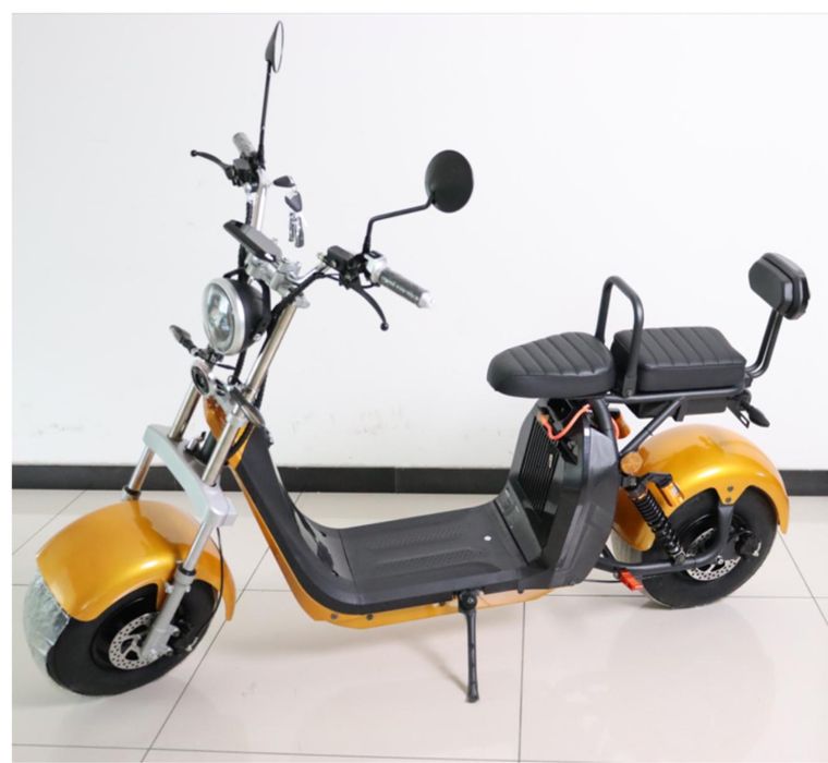 Scuter electric cu cartela 2025