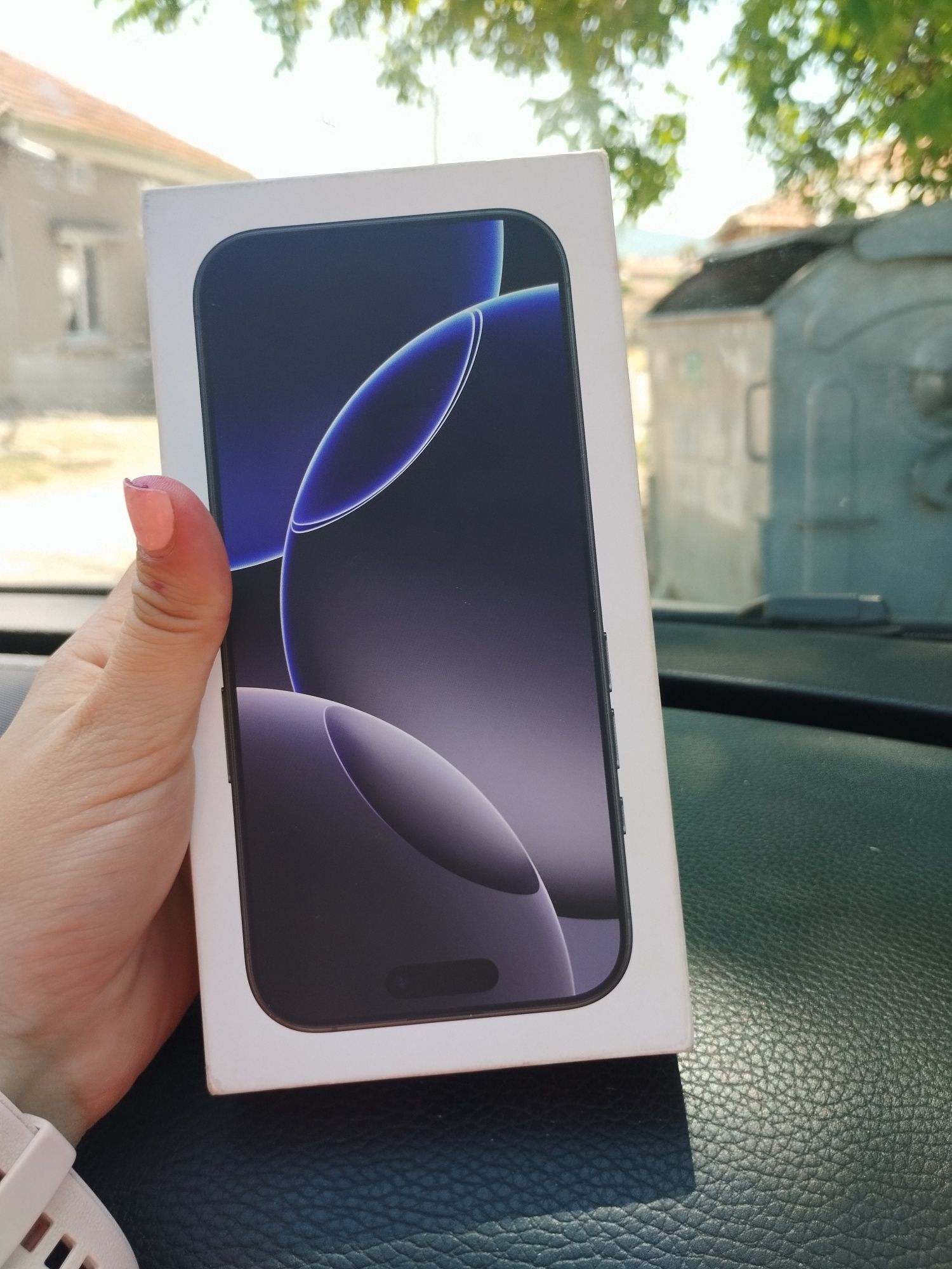 Чисто нов Iphone 16 pro Black titanium