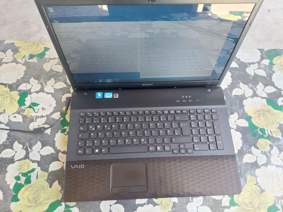Laptop Sony Vayo i3