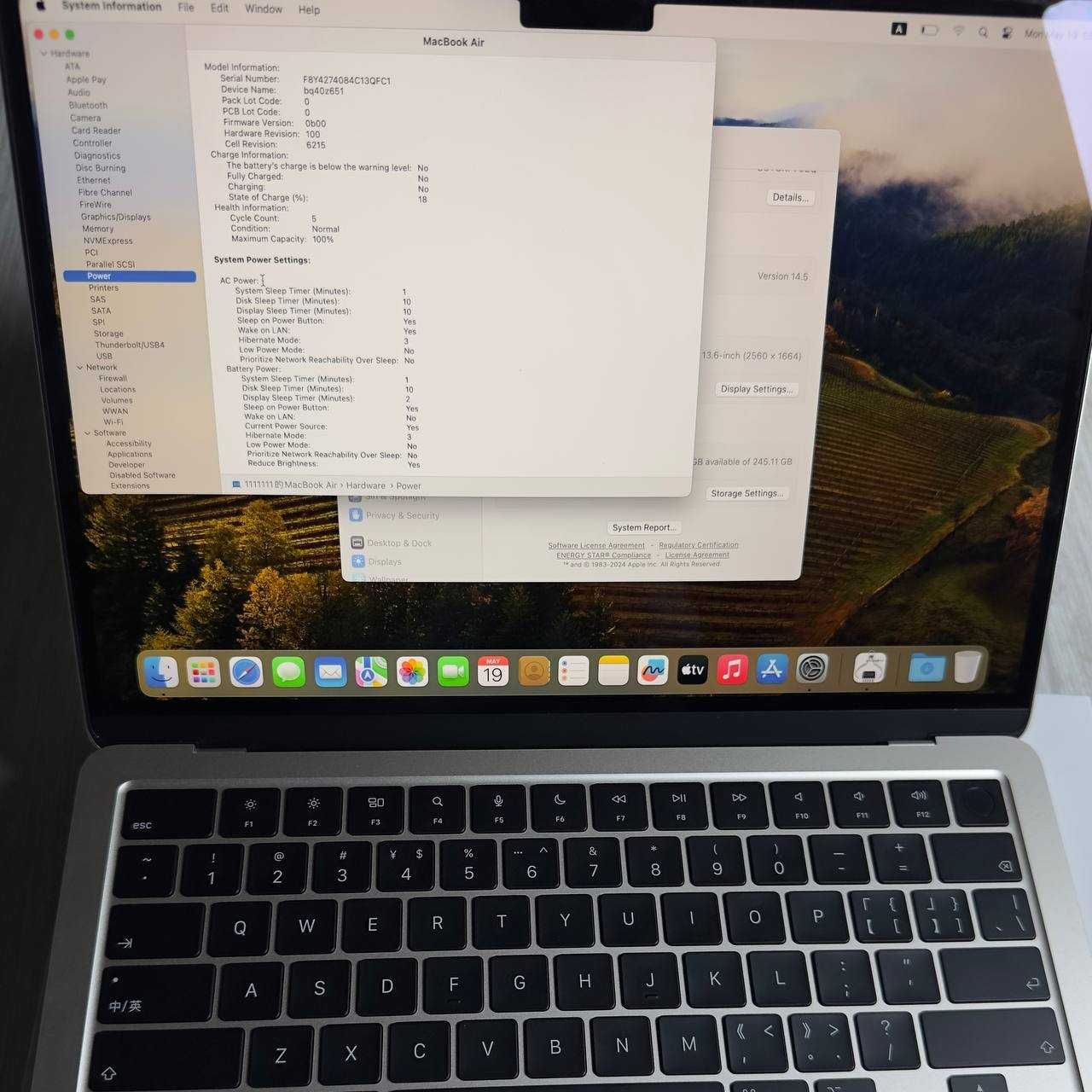 MacBook Air 13.3, 2022 M2 Full box, 8/256 GB, yomk 100% - Chehol bonus