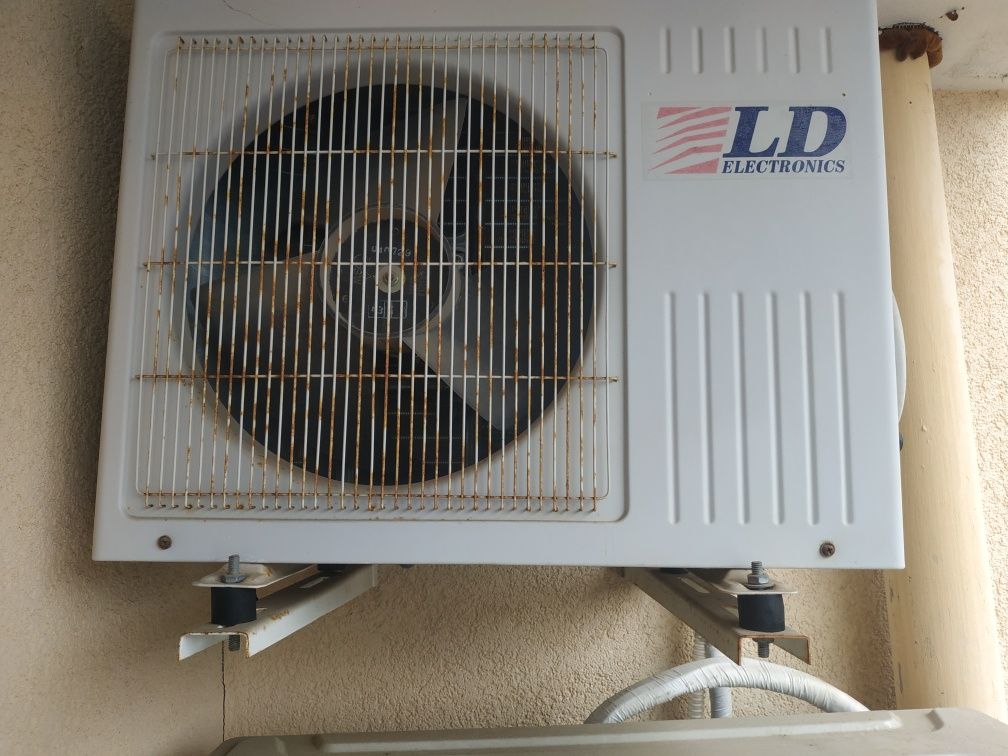 Продавам  климатик LD девятка