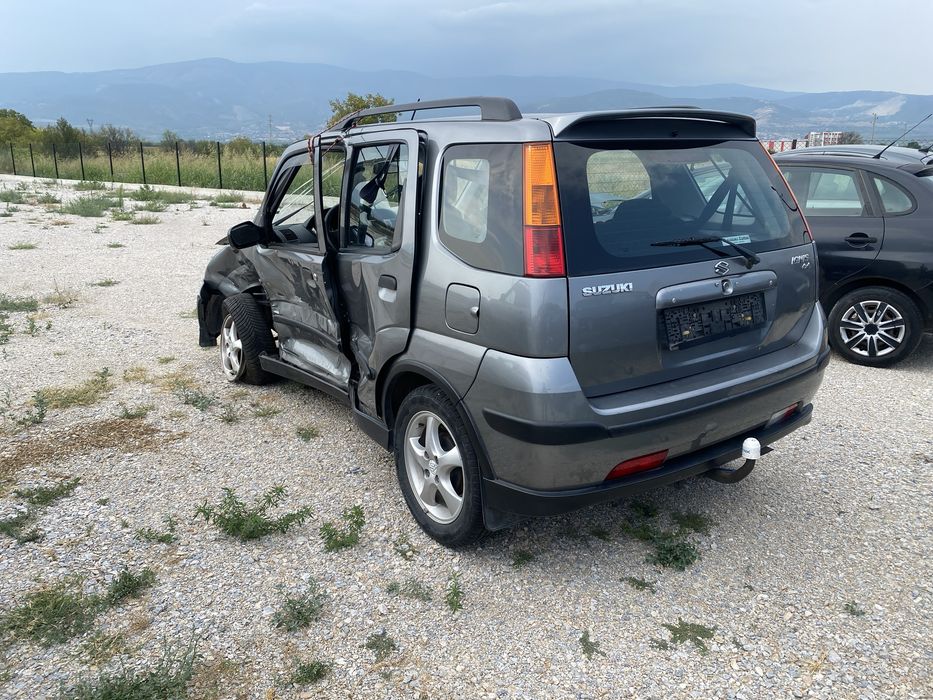 Сузуки игнис 1.5 4х4 на части