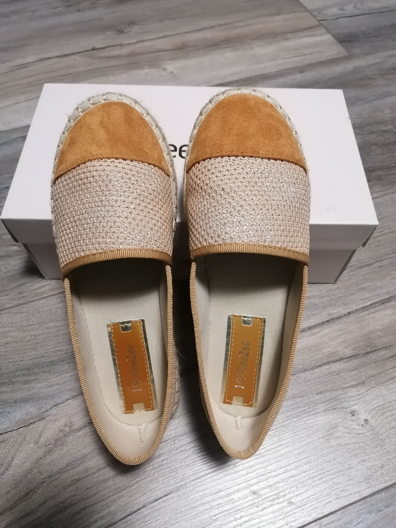Червени велурени обувки на ток Зара Zara и други марки като нови